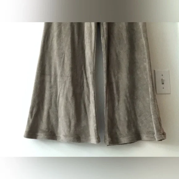 Beyond Yoga Tropez Pull On Pant in Khaki Brown Size Medium Towel Terry Lounge - Picture 4 of 16